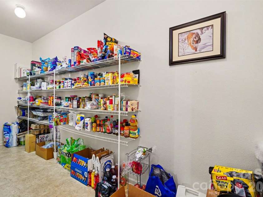 13933 Pinyon Pine Lane, Charlotte, NC 28215.  MLS# CAR4384167, YatesRealty ID 32749. 