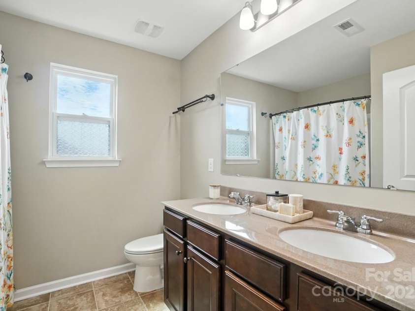 149 Oxford Drive, Mooresville, NC 28115.  MLS# CAR4289690, YatesRealty ID 32749. 