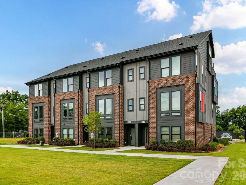 3006 Khan Park Drive, Charlotte, NC 28206.  MLS# CAR4273906, YatesRealty ID 3275. 