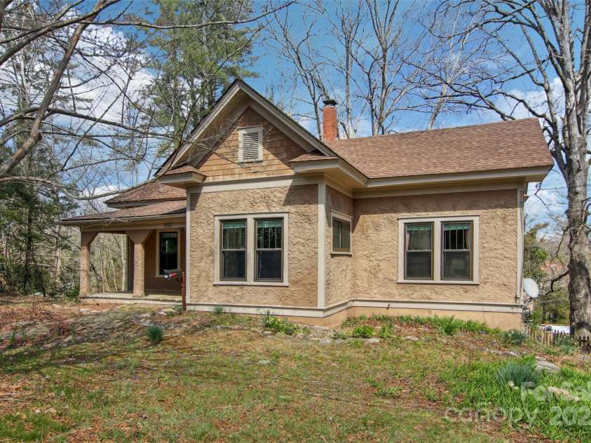 553 Main Street, Brevard, NC 28712.  MLS# CAR4235243, YatesRealty ID 3275. 