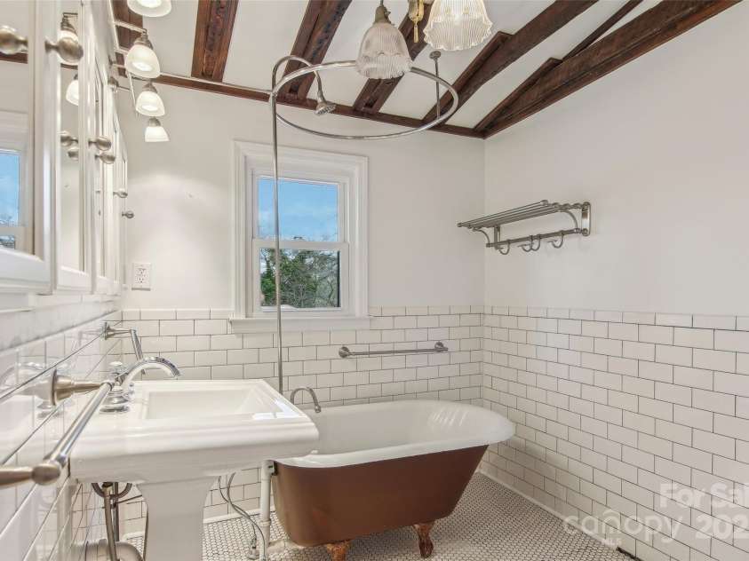 553 Main Street, Brevard, NC 28712.  MLS# CAR4235243, YatesRealty ID 3275. 