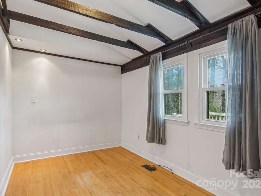 553 Main Street, Brevard, NC 28712.  MLS# CAR4235243, YatesRealty ID 3275. 