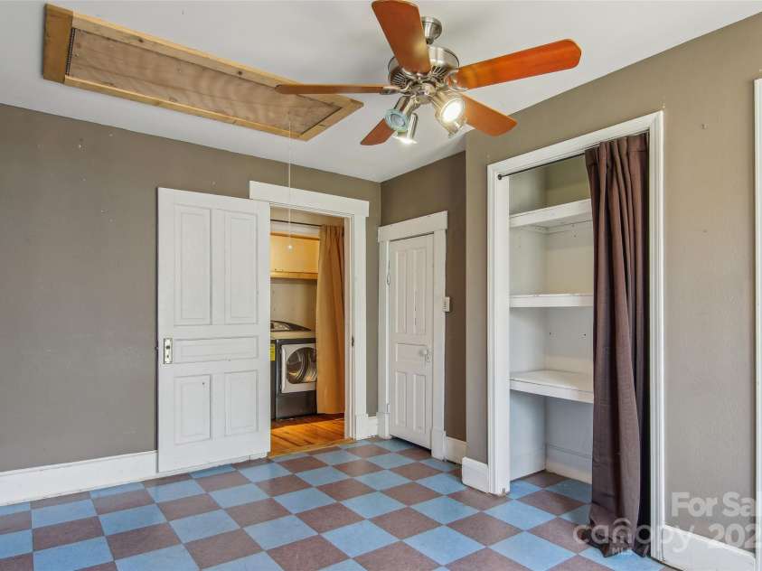 553 Main Street, Brevard, NC 28712.  MLS# CAR4235243, YatesRealty ID 3275. 