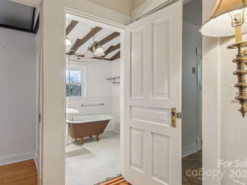 553 Main Street, Brevard, NC 28712.  MLS# CAR4235243, YatesRealty ID 3275. 