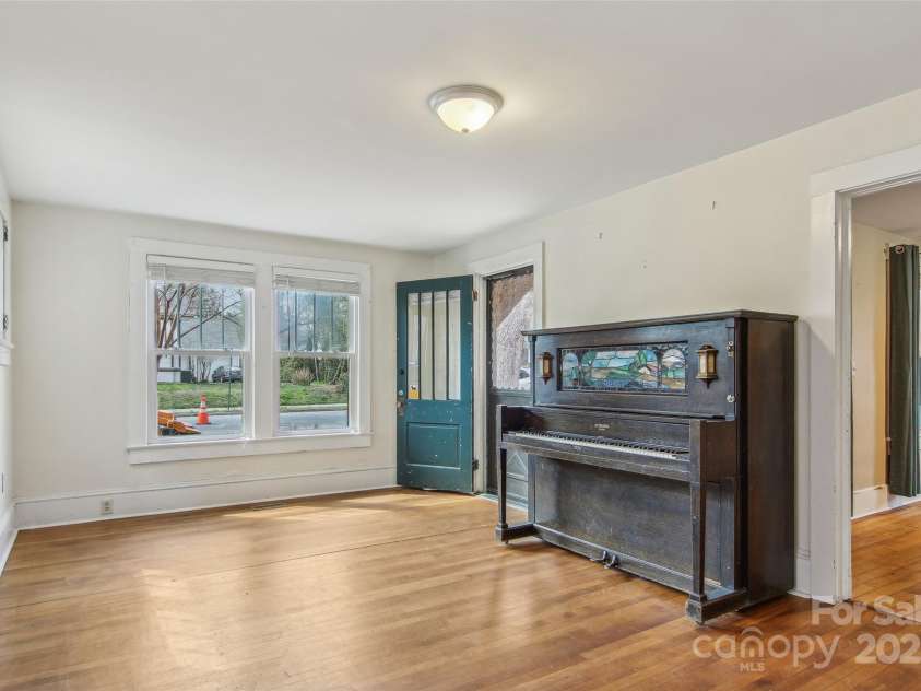 553 Main Street, Brevard, NC 28712.  MLS# CAR4235243, YatesRealty ID 3275. 