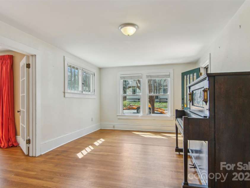 553 Main Street, Brevard, NC 28712.  MLS# CAR4235243, YatesRealty ID 3275. 