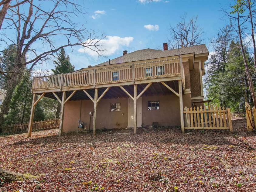 553 Main Street, Brevard, NC 28712.  MLS# CAR4235243, YatesRealty ID 3275. 