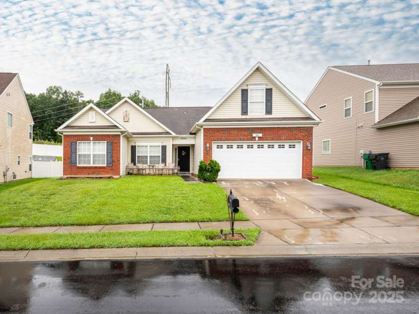 7941 Mossycup Drive, Charlotte, NC 28215.  MLS# CAR4292875, YatesRealty ID 32751. Front Exterior