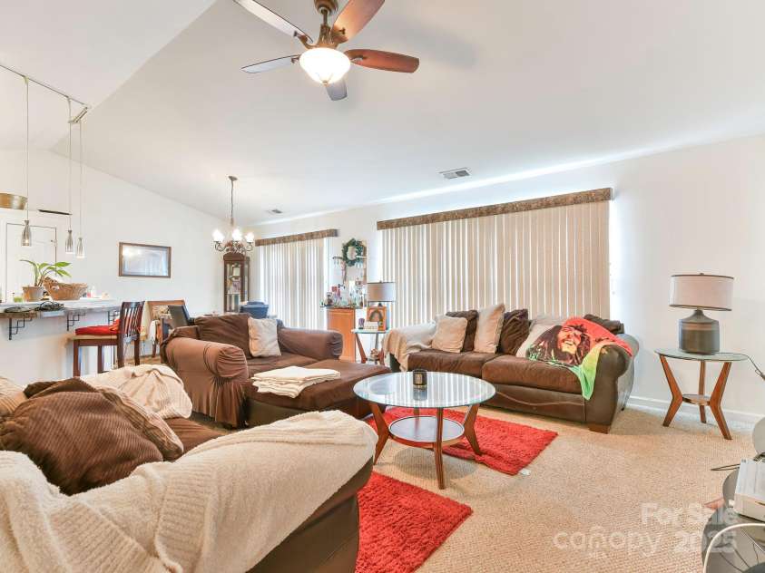 7941 Mossycup Drive, Charlotte, NC 28215.  MLS# CAR4292875, YatesRealty ID 32751. Living Room