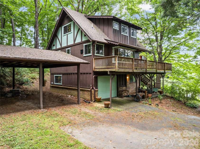 33 Wenlock Way, Waynesville, NC 28785.  MLS# CAR4390311, YatesRealty ID 32753. 