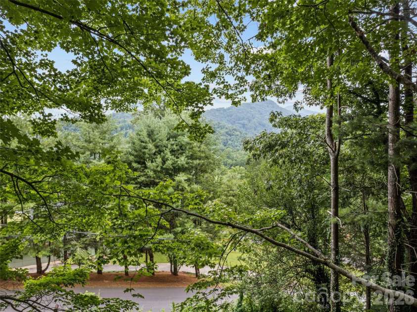 33 Wenlock Way, Waynesville, NC 28785.  MLS# CAR4390311, YatesRealty ID 32753. 