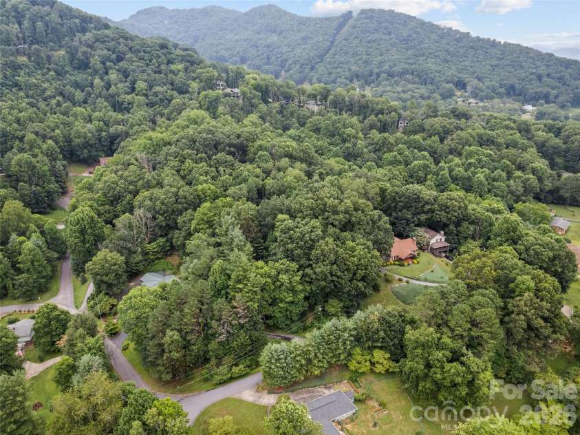 33 Wenlock Way, Waynesville, NC 28785.  MLS# CAR4390311, YatesRealty ID 32753. 