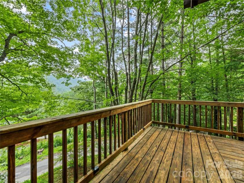 33 Wenlock Way, Waynesville, NC 28785.  MLS# CAR4390311, YatesRealty ID 32753. 