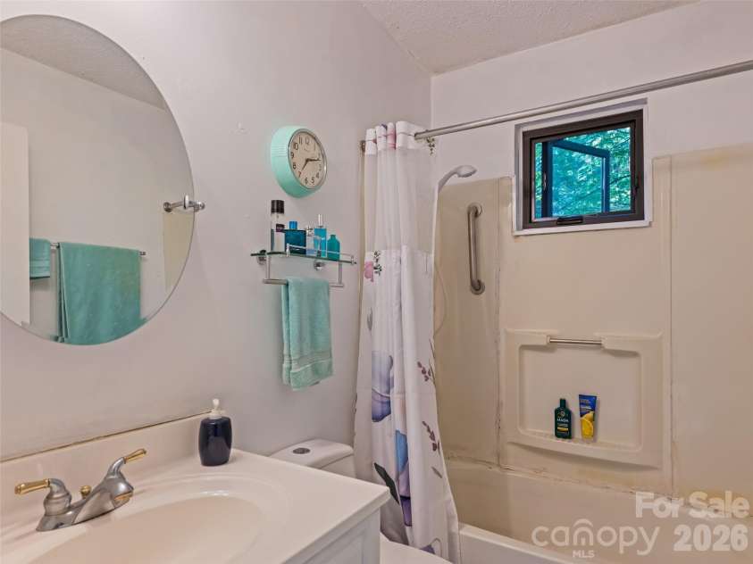 33 Wenlock Way, Waynesville, NC 28785.  MLS# CAR4390311, YatesRealty ID 32753. 