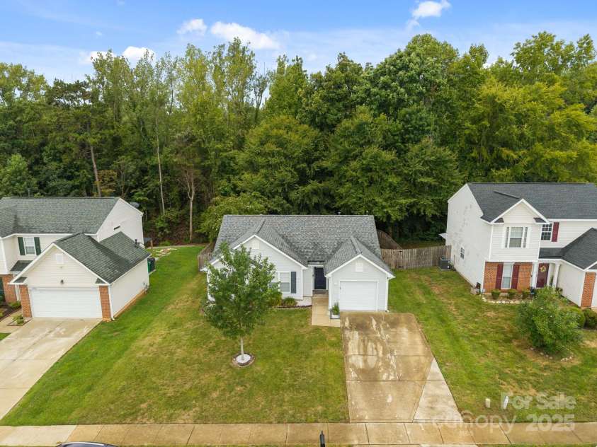 6922 Murray Grey Lane, Charlotte, NC 28273.  MLS# CAR4291045, YatesRealty ID 32753. 