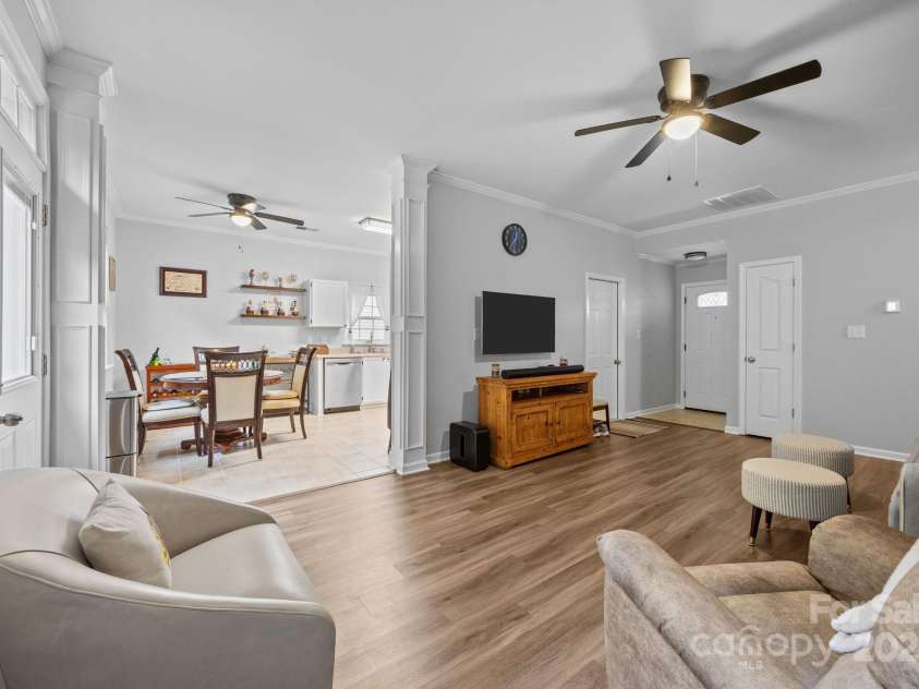 6922 Murray Grey Lane, Charlotte, NC 28273.  MLS# CAR4291045, YatesRealty ID 32753. 