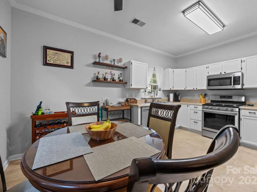 6922 Murray Grey Lane, Charlotte, NC 28273.  MLS# CAR4291045, YatesRealty ID 32753. 