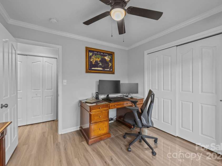 6922 Murray Grey Lane, Charlotte, NC 28273.  MLS# CAR4291045, YatesRealty ID 32753. 