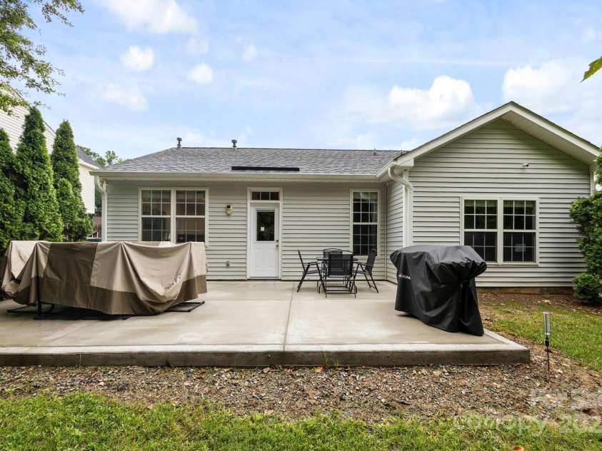 6922 Murray Grey Lane, Charlotte, NC 28273.  MLS# CAR4291045, YatesRealty ID 32753. 