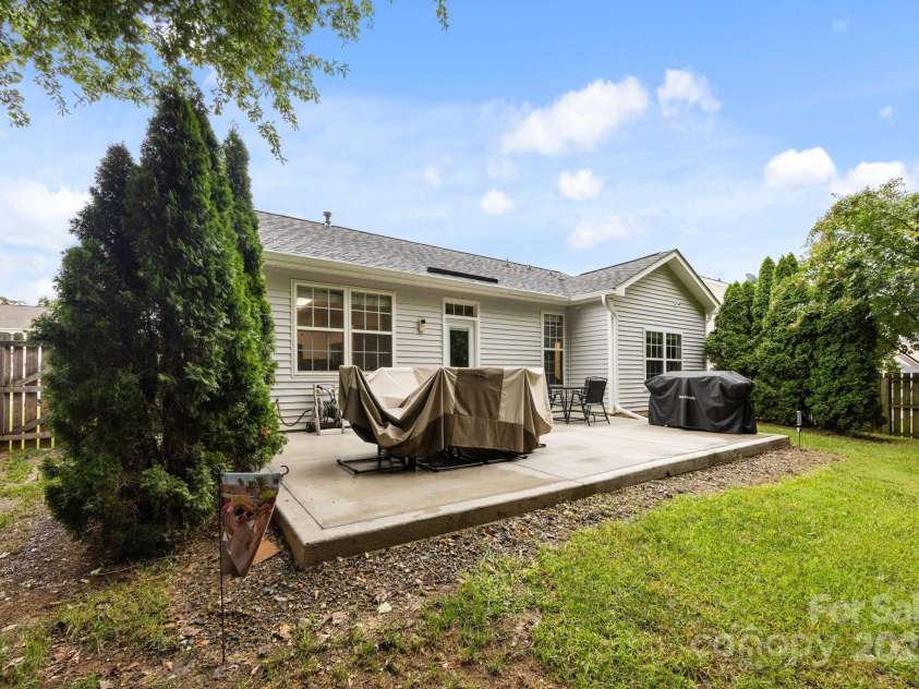6922 Murray Grey Lane, Charlotte, NC 28273.  MLS# CAR4291045, YatesRealty ID 32753. 