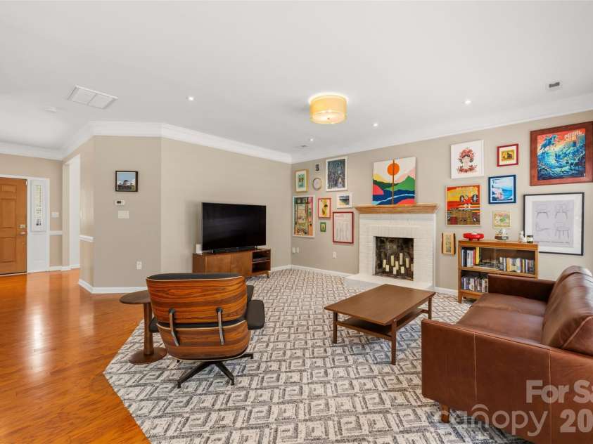 6202 Hickory Cove Lane, Charlotte, NC 28269.  MLS# CAR4392908, YatesRealty ID 32754. 