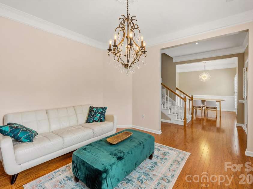6202 Hickory Cove Lane, Charlotte, NC 28269.  MLS# CAR4392908, YatesRealty ID 32754. 