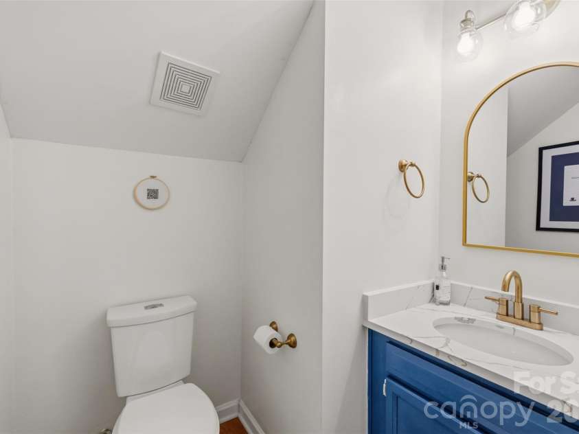 6202 Hickory Cove Lane, Charlotte, NC 28269.  MLS# CAR4392908, YatesRealty ID 32754. 