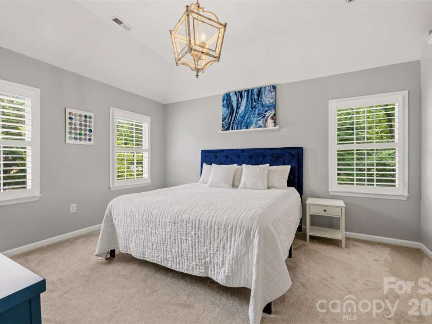 6202 Hickory Cove Lane, Charlotte, NC 28269.  MLS# CAR4392908, YatesRealty ID 32754. 