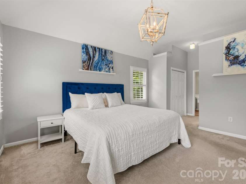 6202 Hickory Cove Lane, Charlotte, NC 28269.  MLS# CAR4392908, YatesRealty ID 32754. 