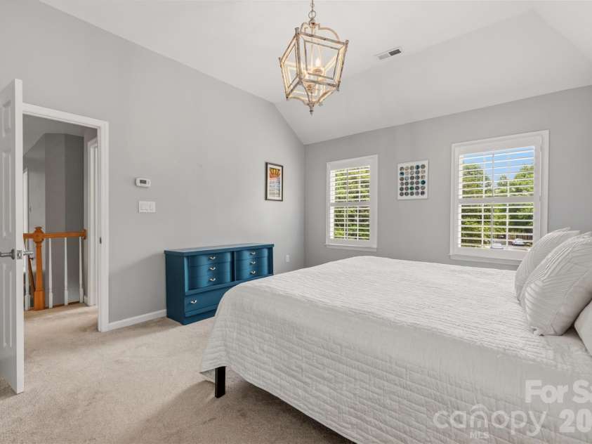 6202 Hickory Cove Lane, Charlotte, NC 28269.  MLS# CAR4392908, YatesRealty ID 32754. 