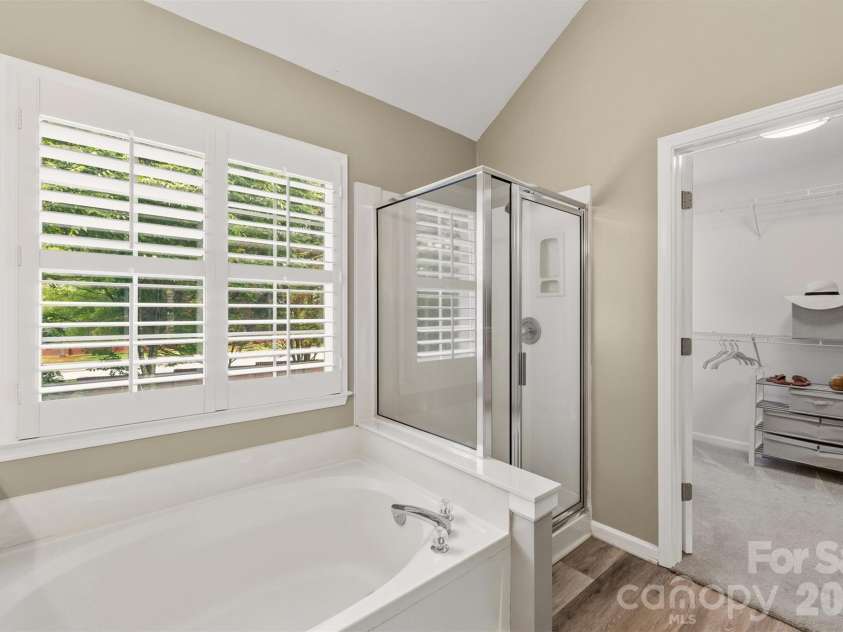 6202 Hickory Cove Lane, Charlotte, NC 28269.  MLS# CAR4392908, YatesRealty ID 32754. 