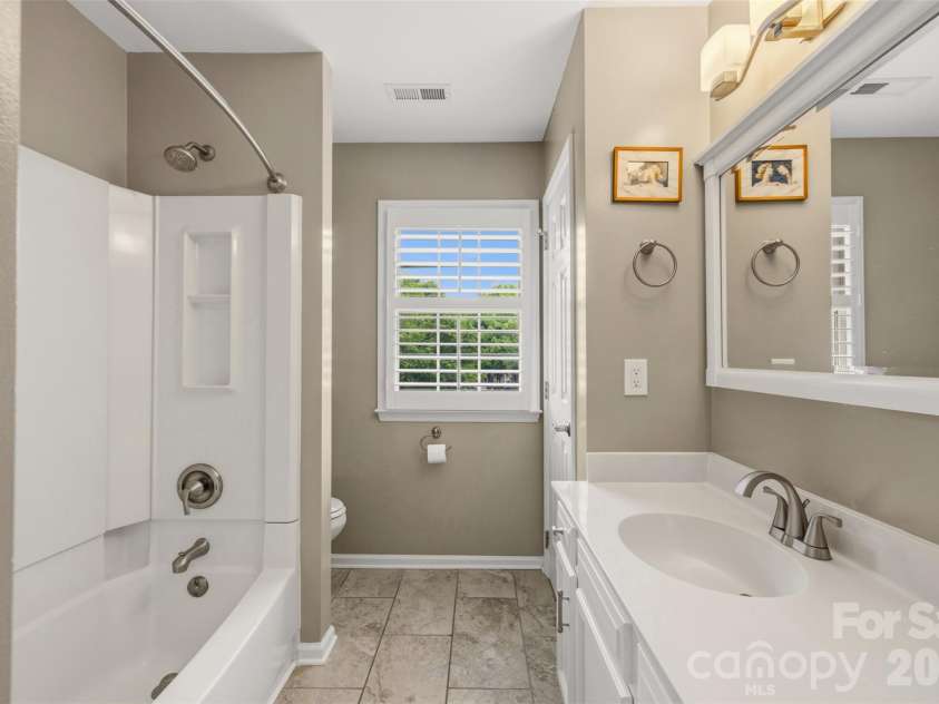 6202 Hickory Cove Lane, Charlotte, NC 28269.  MLS# CAR4392908, YatesRealty ID 32754. 