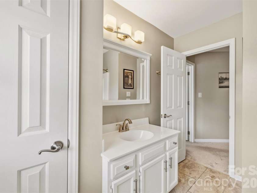 6202 Hickory Cove Lane, Charlotte, NC 28269.  MLS# CAR4392908, YatesRealty ID 32754. 