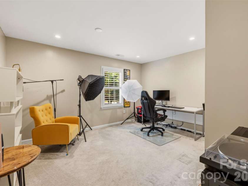 6202 Hickory Cove Lane, Charlotte, NC 28269.  MLS# CAR4392908, YatesRealty ID 32754. 