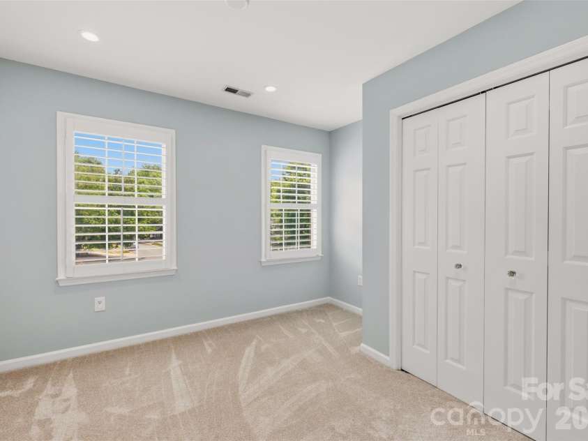 6202 Hickory Cove Lane, Charlotte, NC 28269.  MLS# CAR4392908, YatesRealty ID 32754. 