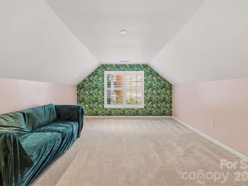 6202 Hickory Cove Lane, Charlotte, NC 28269.  MLS# CAR4392908, YatesRealty ID 32754. 