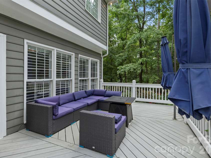 6202 Hickory Cove Lane, Charlotte, NC 28269.  MLS# CAR4392908, YatesRealty ID 32754. 