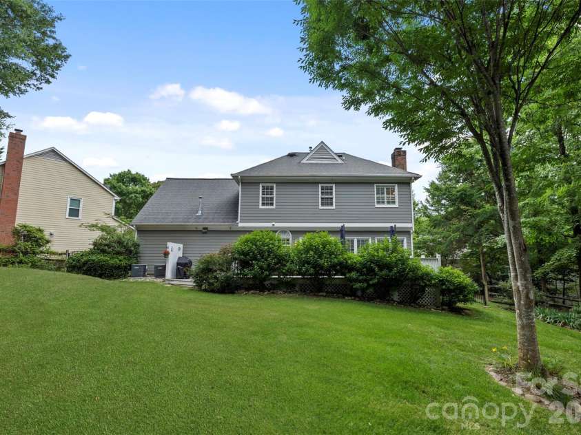 6202 Hickory Cove Lane, Charlotte, NC 28269.  MLS# CAR4392908, YatesRealty ID 32754. 