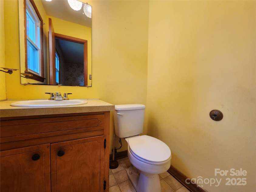 7390 Burke County Line Road, Hickory, NC 28602.  MLS# CAR4292250, YatesRealty ID 32754. 