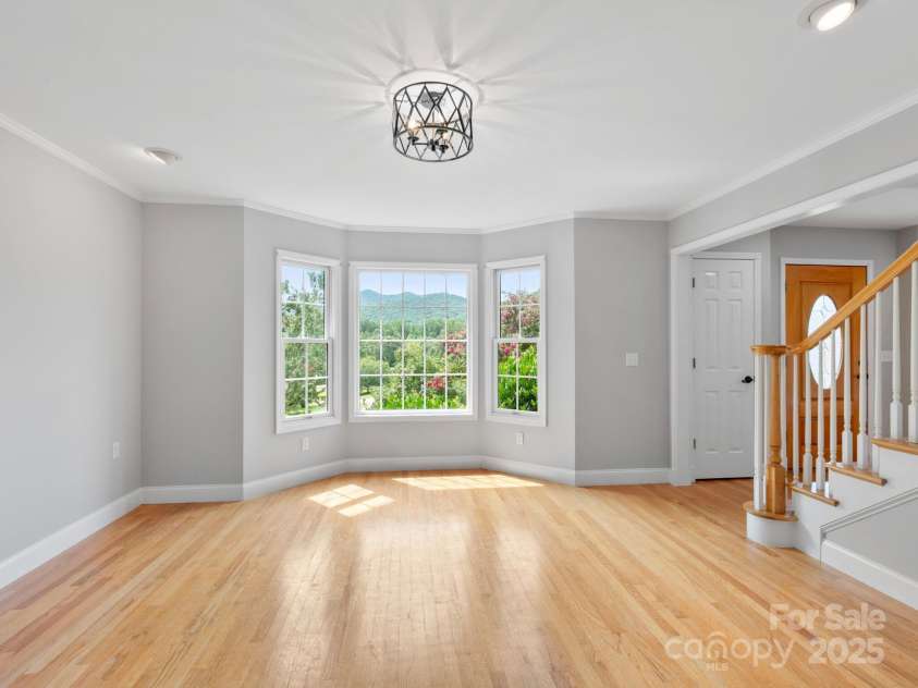 206 Bridle Path, Candler, NC 28715.  MLS# CAR4291478, YatesRealty ID 32755. Flex 