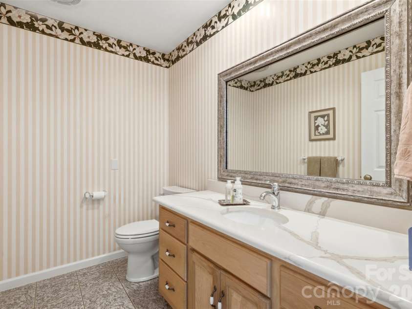 6181 Willowbottom Road, Hickory, NC 28602.  MLS# CAR4382562, YatesRealty ID 32755. Half Bathroom