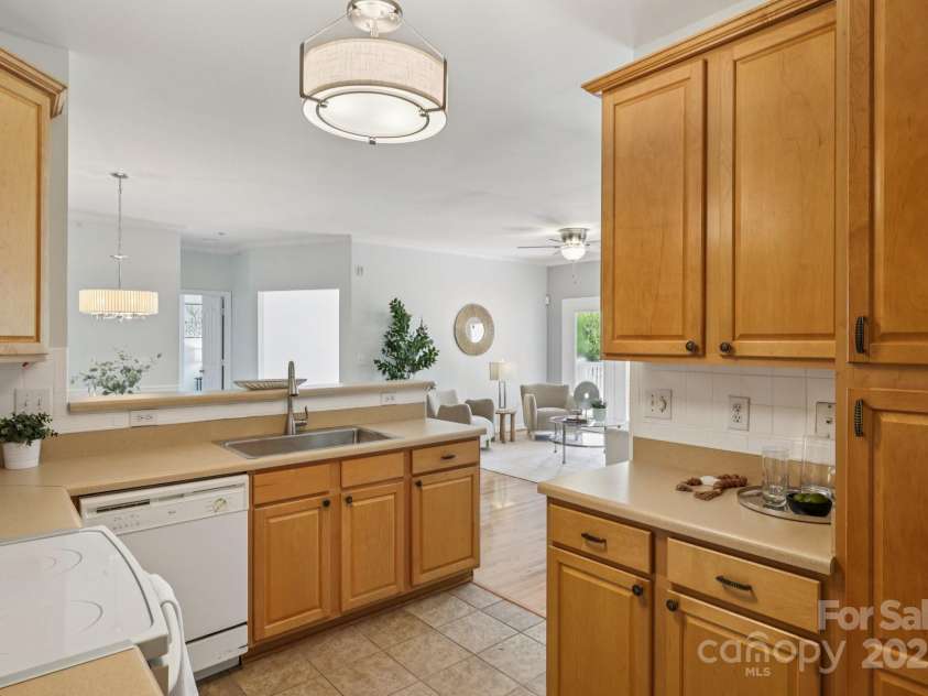 17111 Red Feather Drive, Charlotte, NC 28277.  MLS# CAR4285881, YatesRealty ID 32757. 