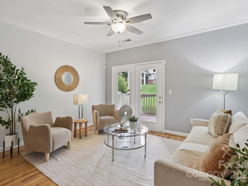 17111 Red Feather Drive, Charlotte, NC 28277.  MLS# CAR4285881, YatesRealty ID 32757. 