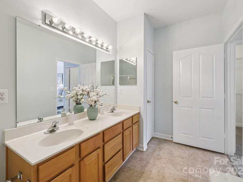 17111 Red Feather Drive, Charlotte, NC 28277.  MLS# CAR4285881, YatesRealty ID 32757. 