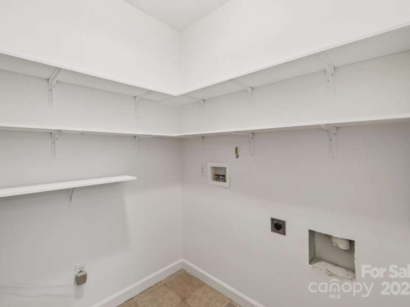 17111 Red Feather Drive, Charlotte, NC 28277.  MLS# CAR4285881, YatesRealty ID 32757. 