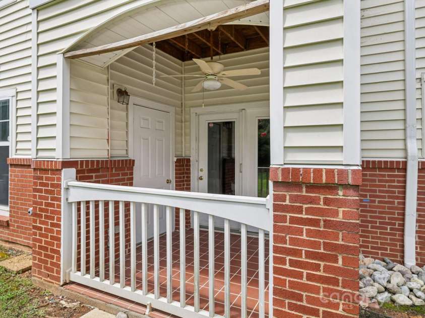 17111 Red Feather Drive, Charlotte, NC 28277.  MLS# CAR4285881, YatesRealty ID 32757. 