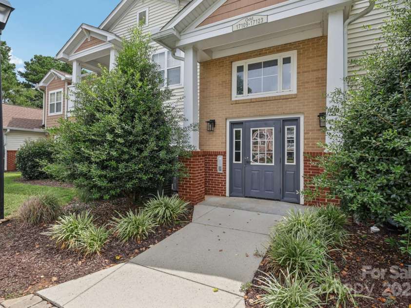 17111 Red Feather Drive, Charlotte, NC 28277.  MLS# CAR4285881, YatesRealty ID 32757. 