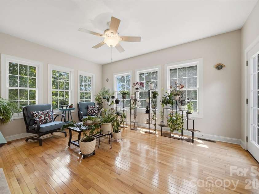 4305 Cottingham Drive, Hickory, NC 28602.  MLS# CAR4395524, YatesRealty ID 32759. 