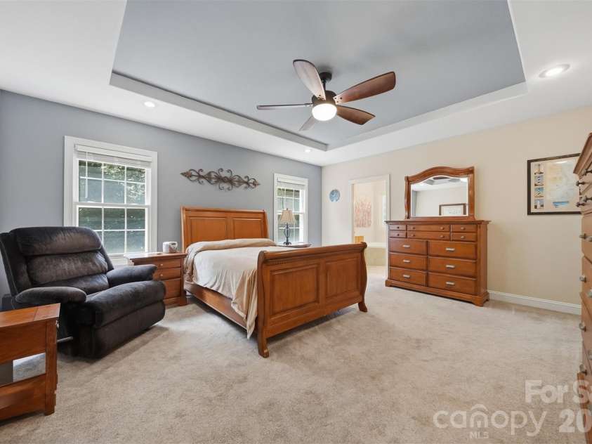 4305 Cottingham Drive, Hickory, NC 28602.  MLS# CAR4395524, YatesRealty ID 32759. 