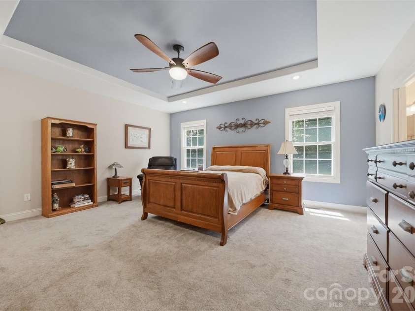 4305 Cottingham Drive, Hickory, NC 28602.  MLS# CAR4395524, YatesRealty ID 32759. 